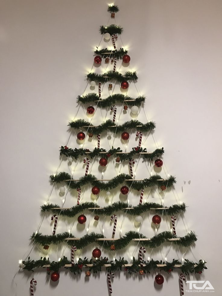 cách trang trí đèn phòng noel trên tường