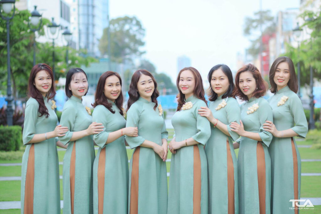 ảnh nhóm 9 người