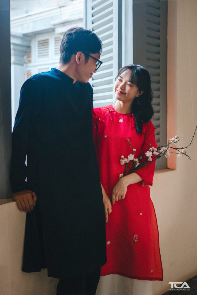 tạo dáng chụp ảnh cùng với người yêu