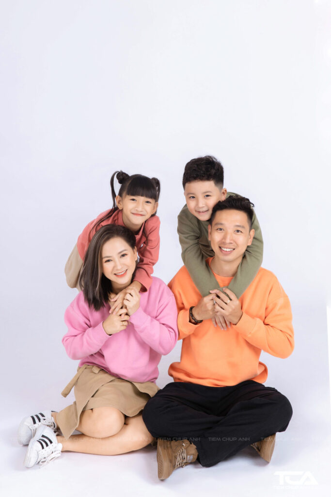 cách chụp ảnh đại gia đình đẹp