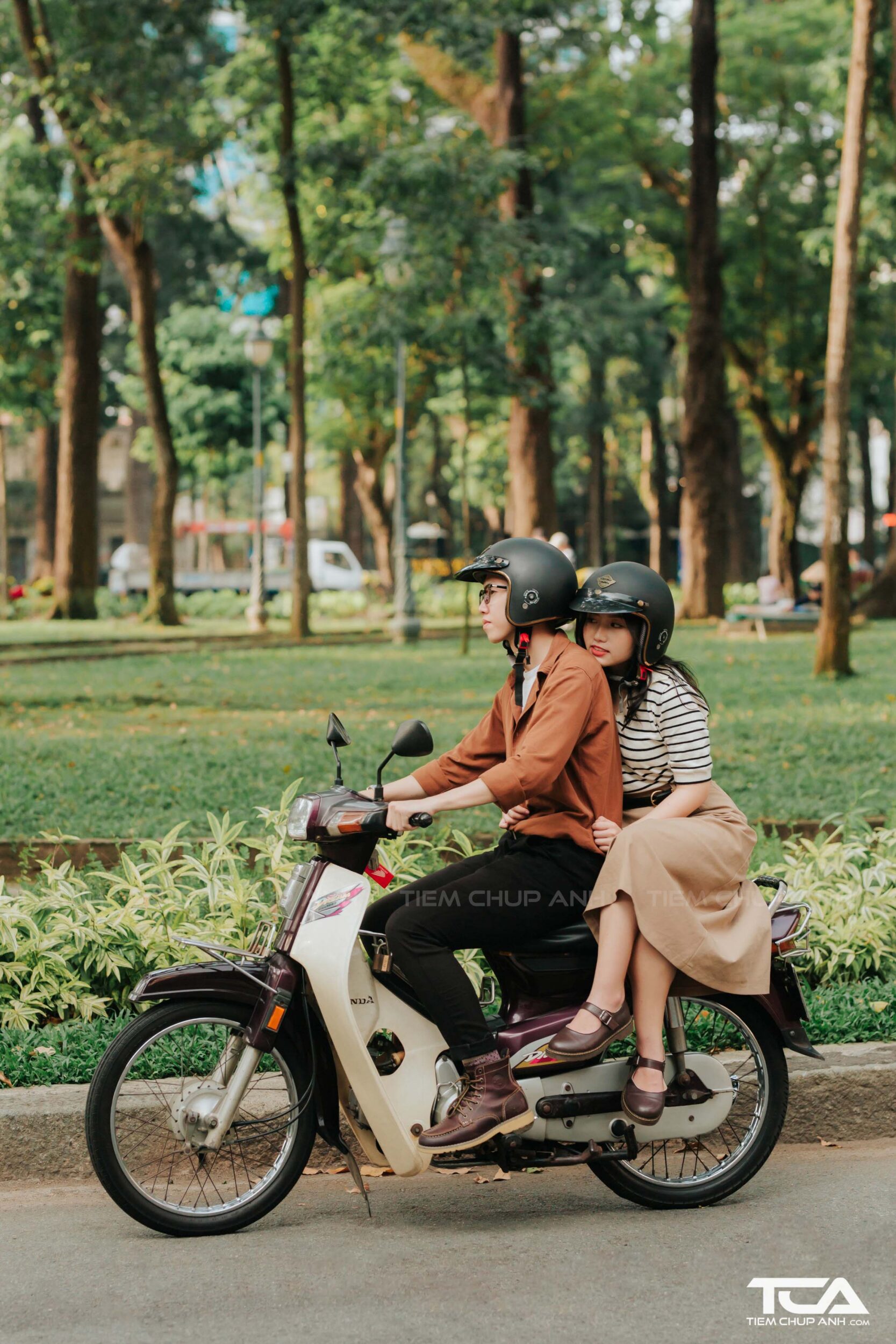 cách tạo dáng cho các cặp đôi