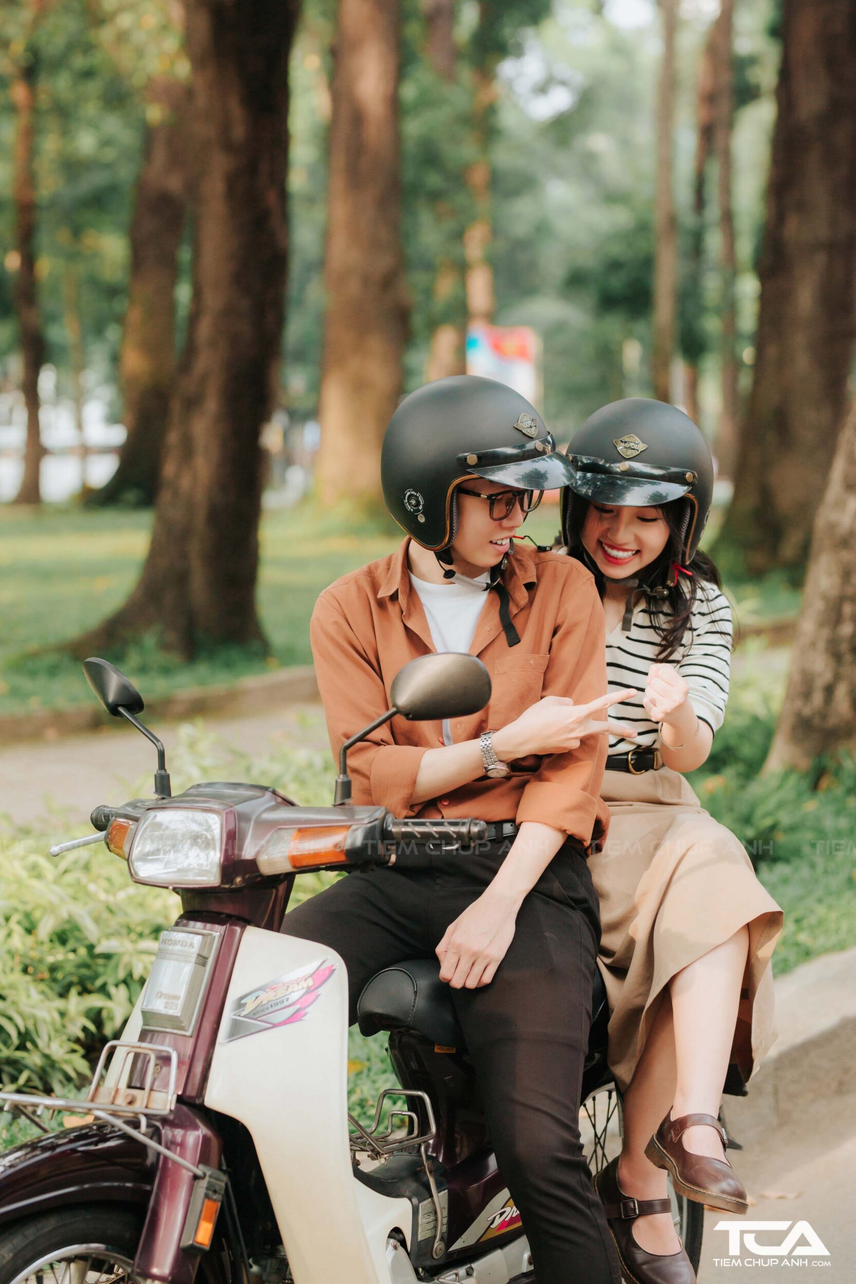 cách tạo dáng cho cặp đôi
