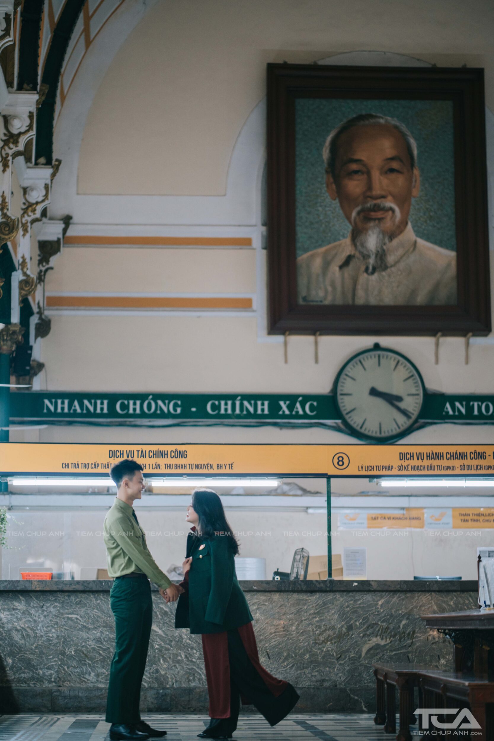 tạo dáng đẹp cho cặp đôi