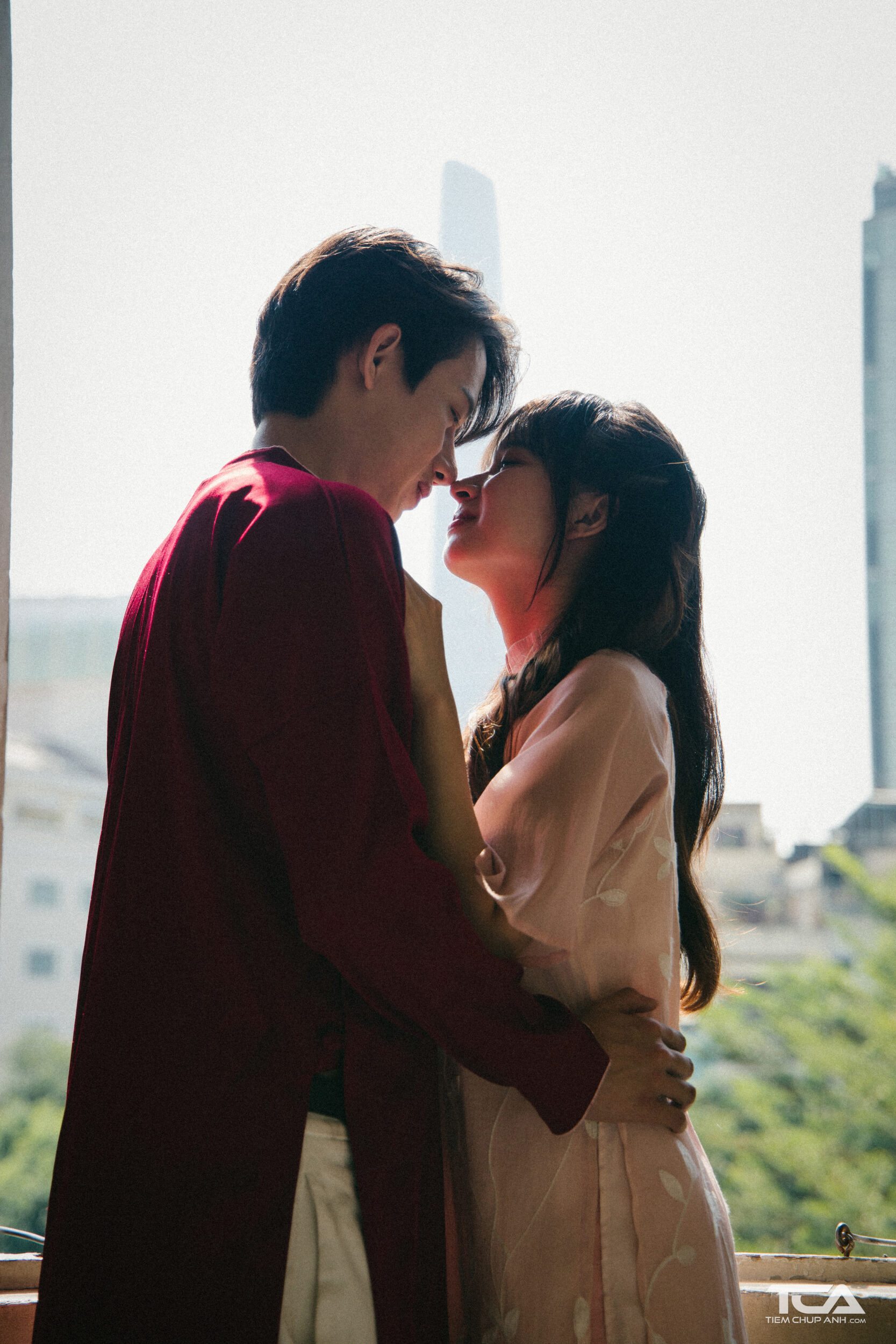 tư thế chụp hình đẹp cho cặp đôi
