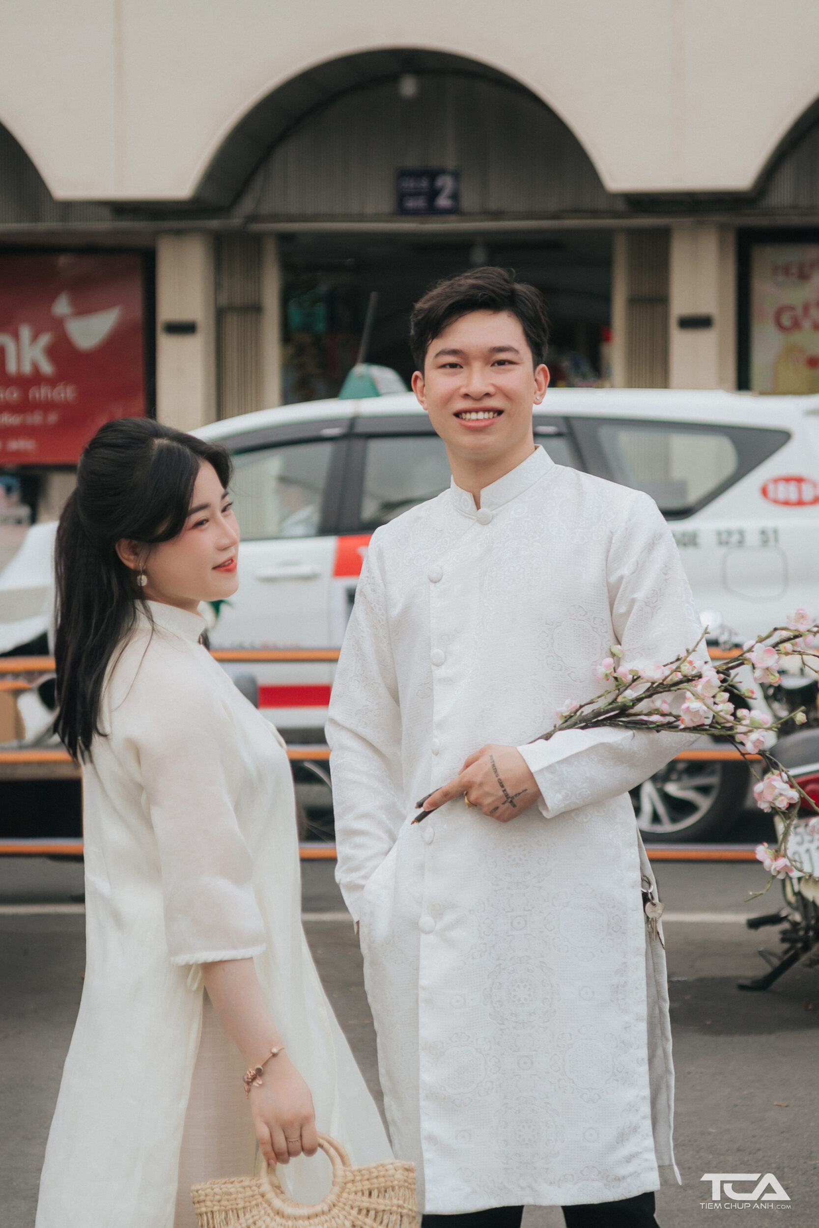 tạo dáng chụp ảnh với người yêu