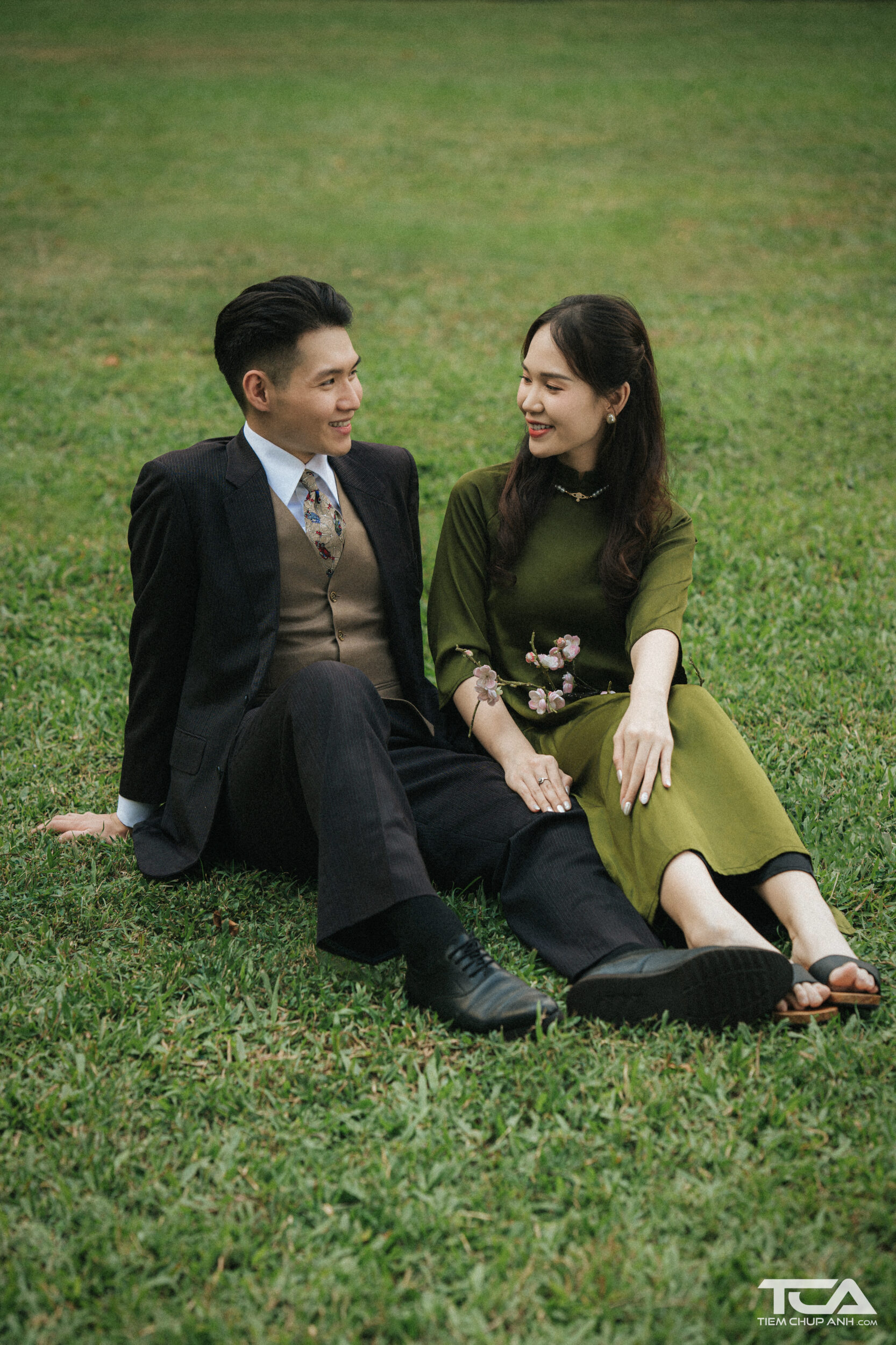 tạo dáng chụp ảnh đôi đẹp