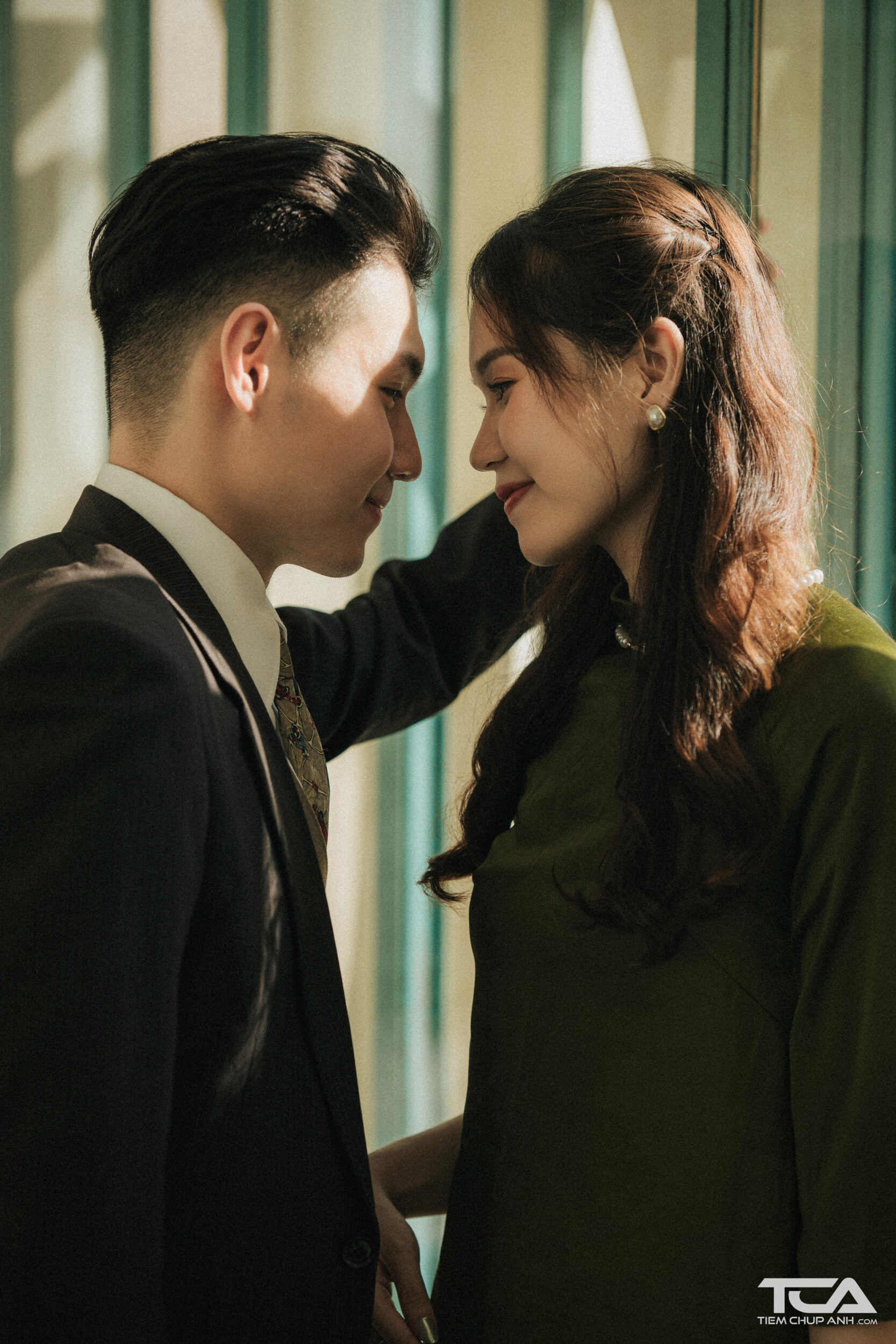 tạo dáng chụp ảnh đôi đẹp