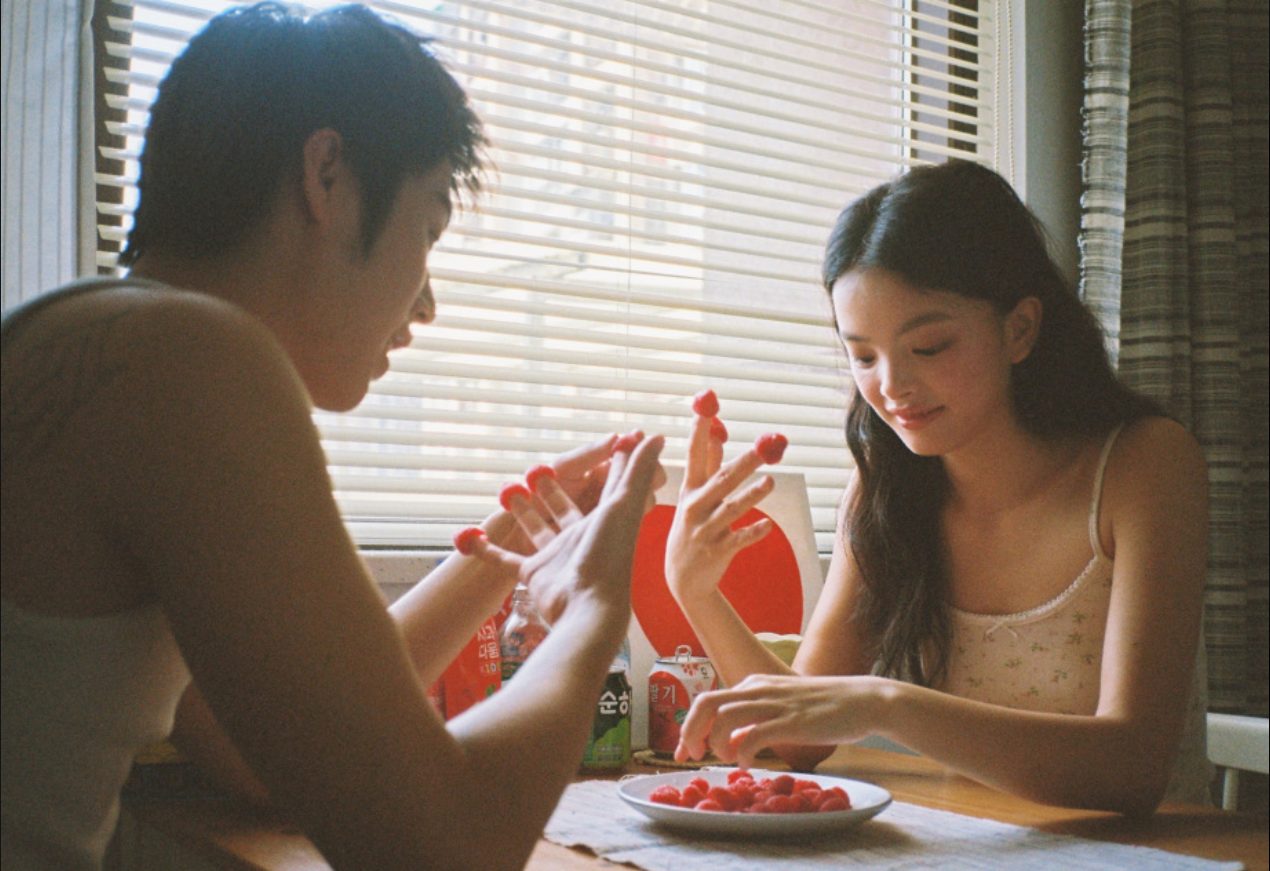 Những kiểu chụp ảnh đẹp cho cặp đôi tự nhiên và lãng mạn nhất