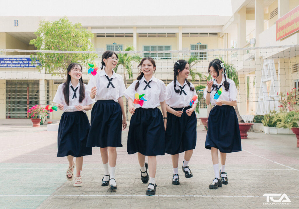 Thuê đồng phục học sinh nữ thái lan