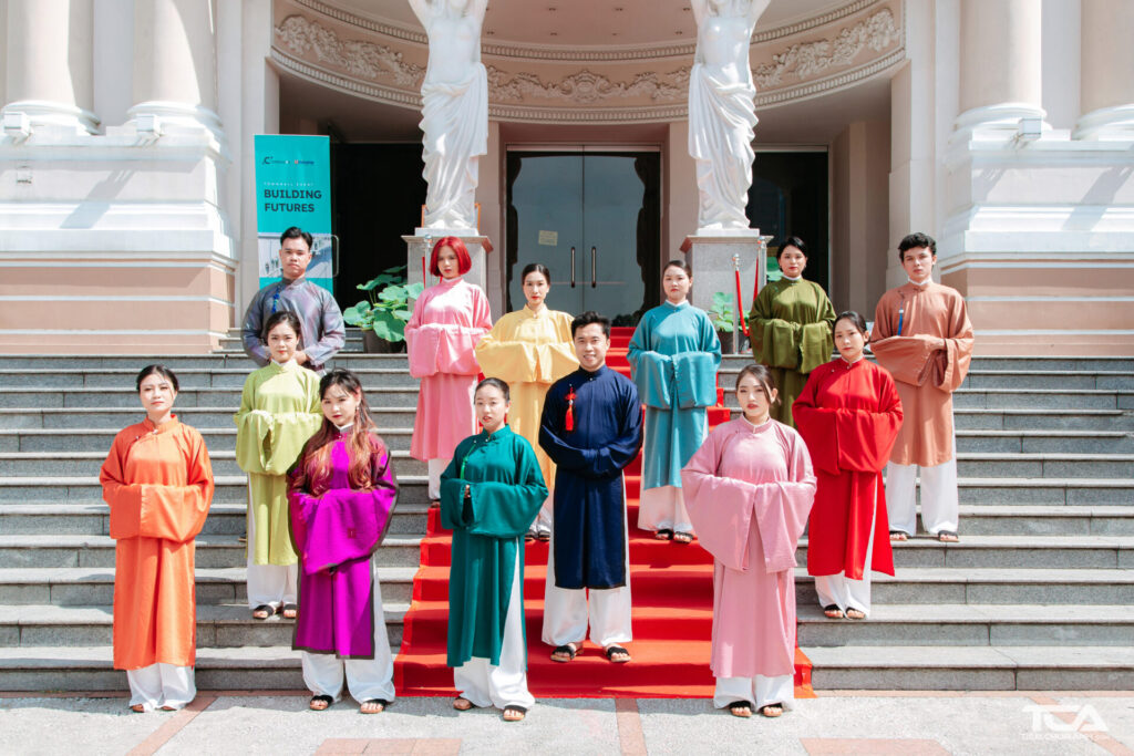 các kiểu chụp áo dài nhóm