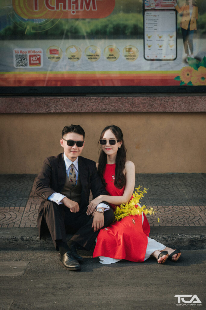 cách nắm tay chụp hình
