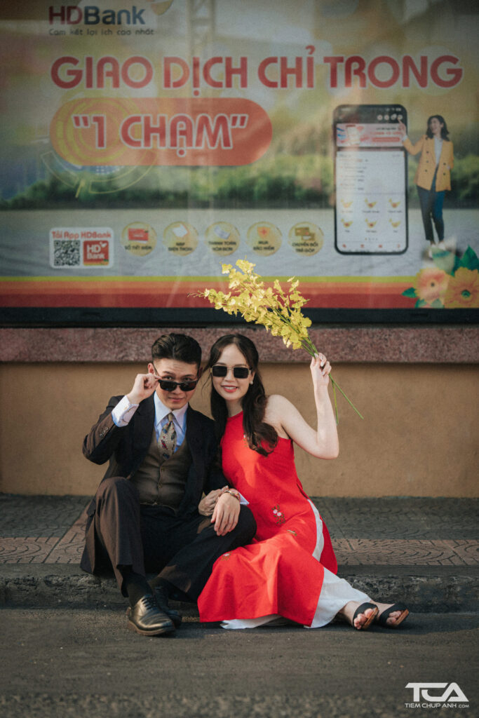 cách nắm tay chụp hình