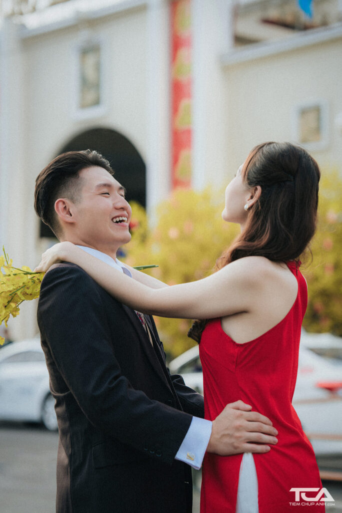 cách chụp ảnh nắm tay người yêu