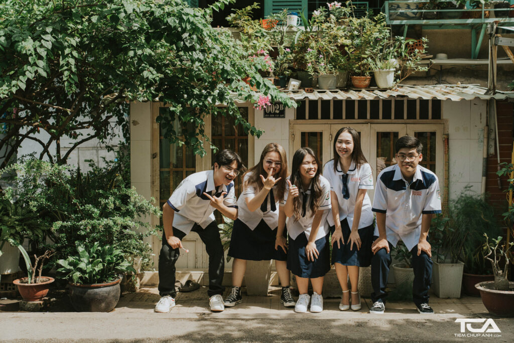 cách tạo dáng khi chụp ảnh tập thể