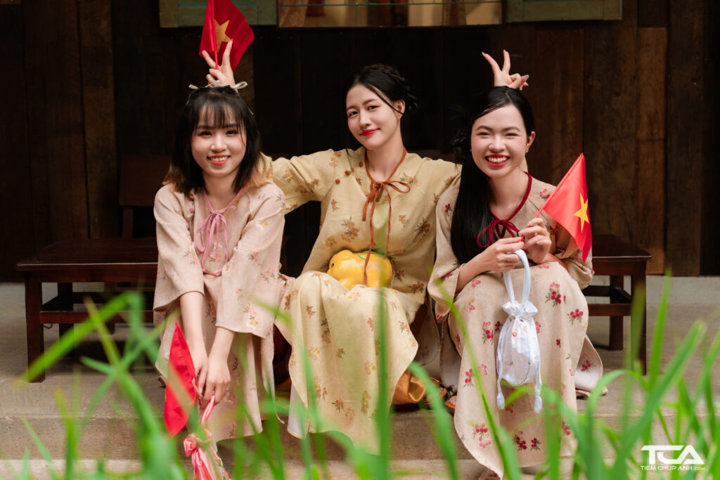 tạo dáng chụp ảnh nhóm lịch sự