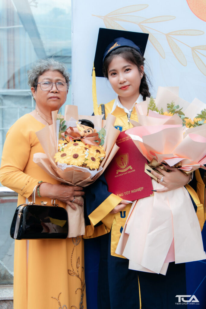 thuê lễ phục tốt nghiệp tphcm