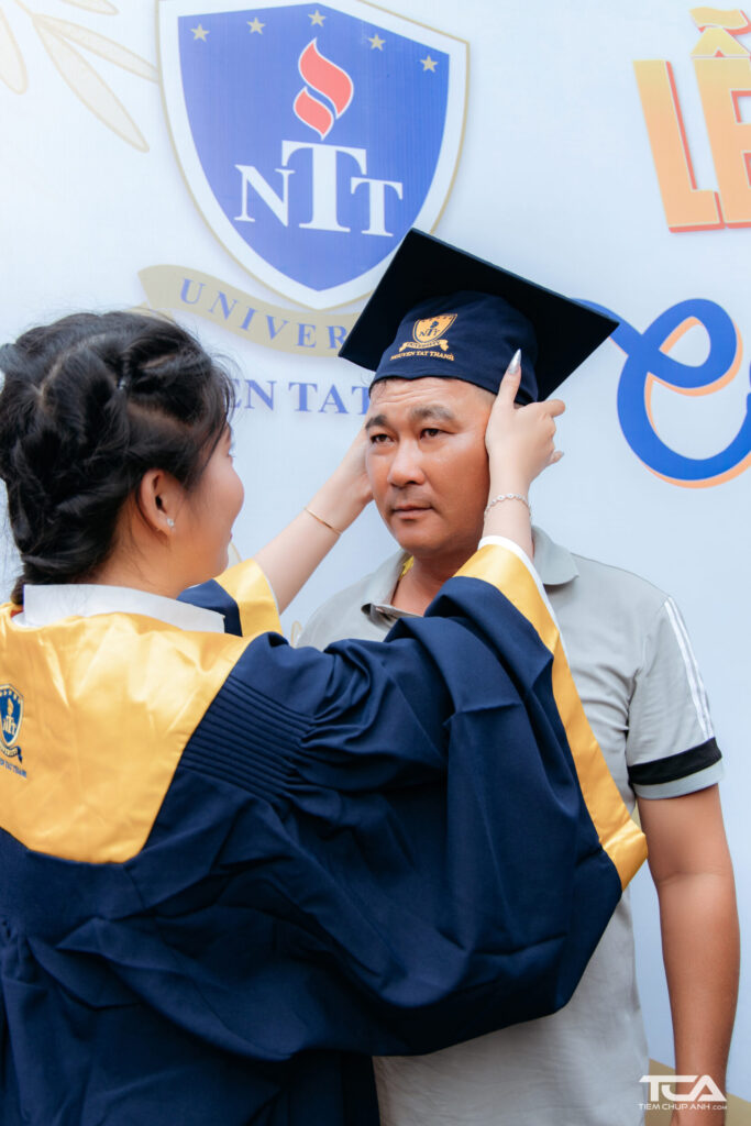 cho thuê lễ phục tốt nghiệp đại học tphcm
