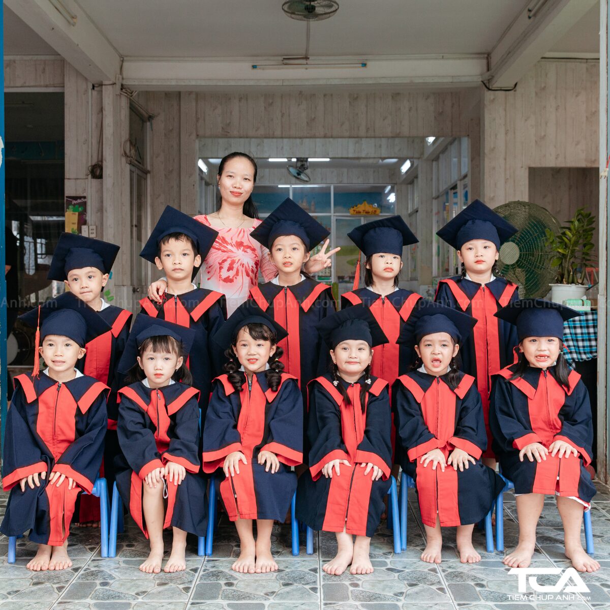 cho thuê vest kỷ yếu