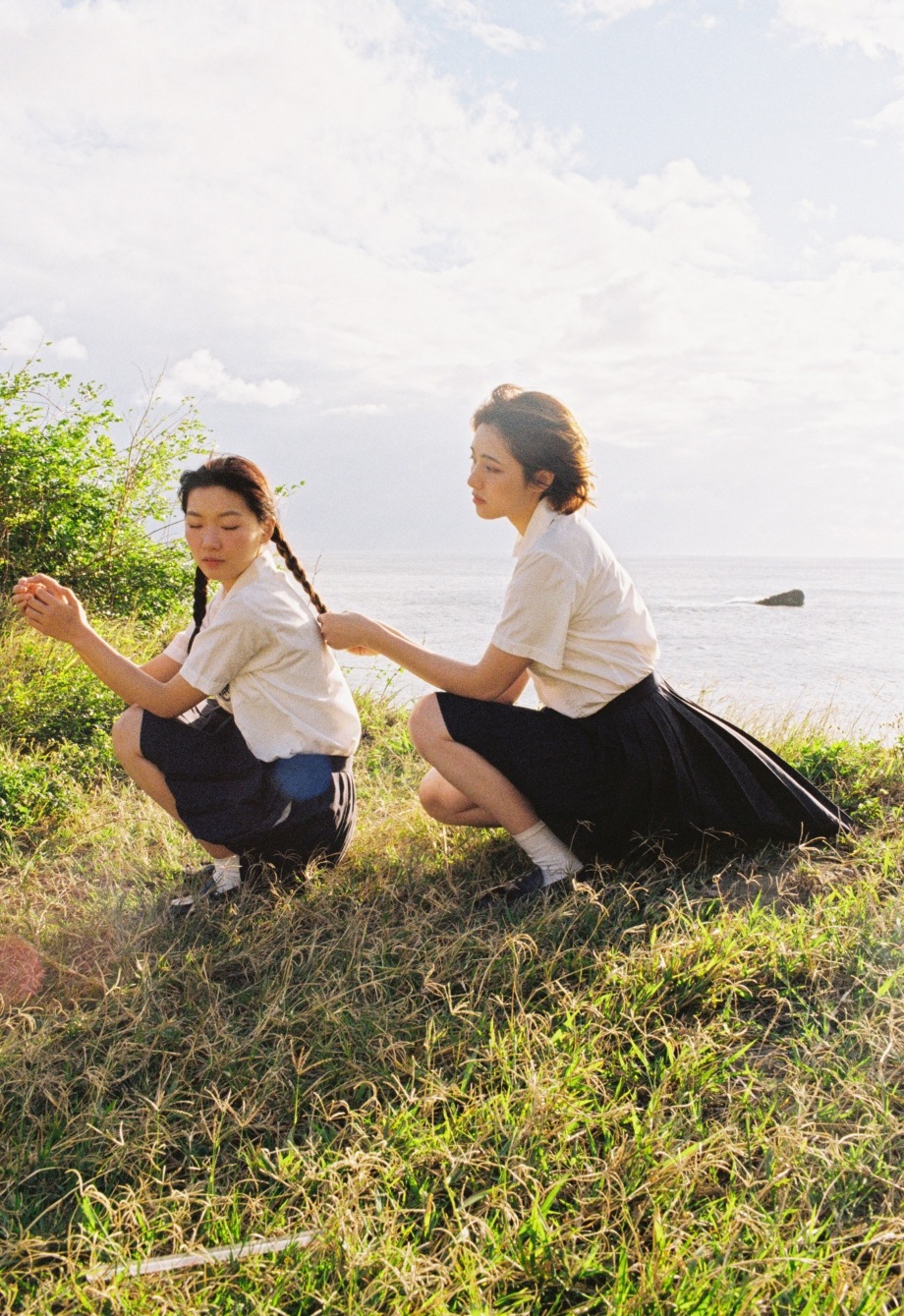 chụp hình đôi bạn thân nữ