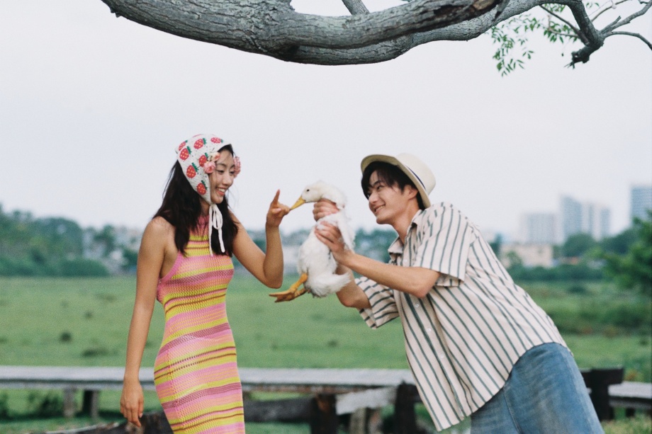 Chụp ảnh với người yêu