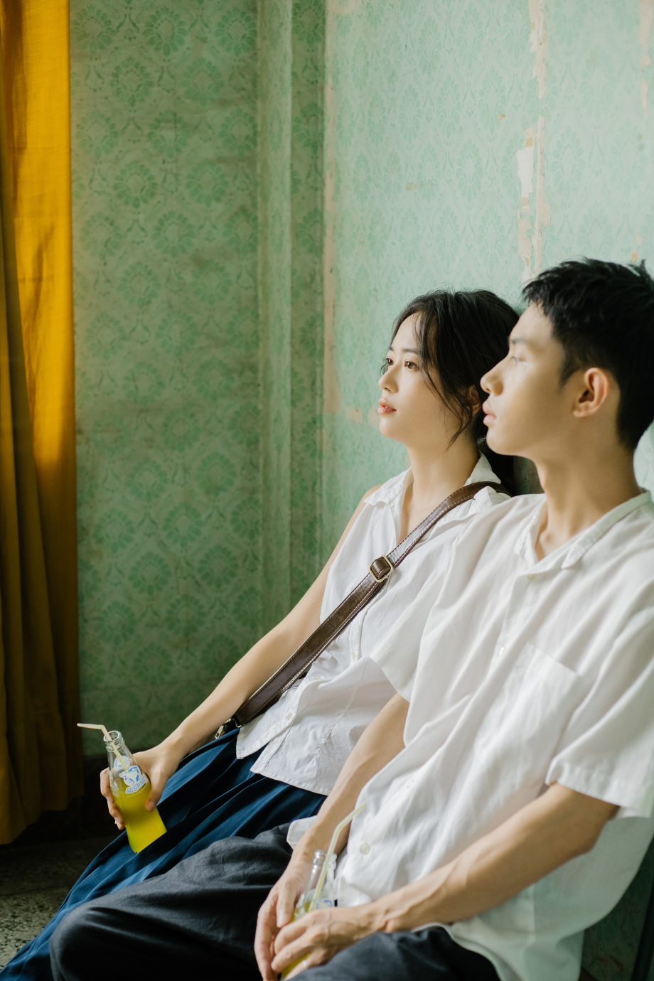 chụp ảnh với bạn bè