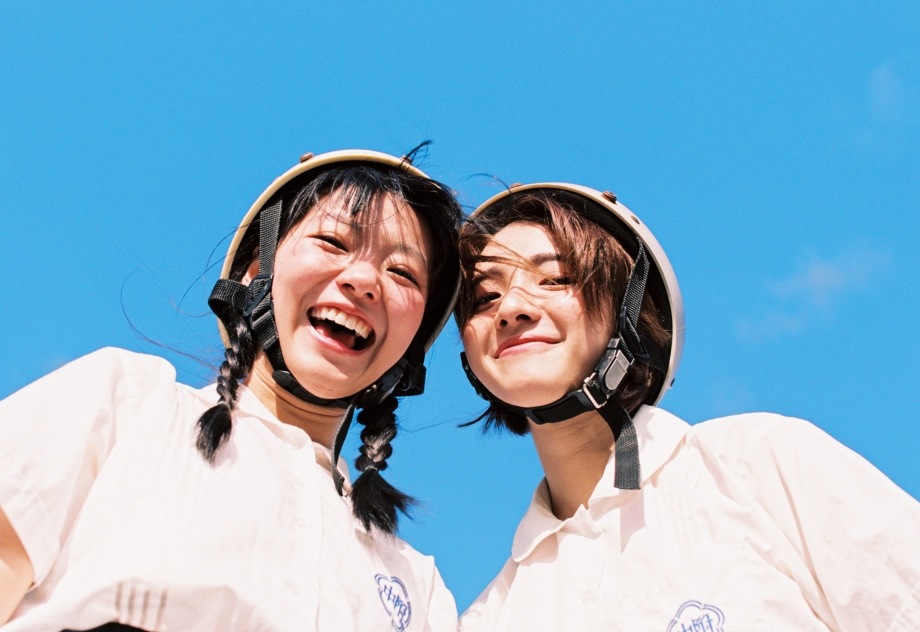 chụp hình đôi bạn thân nữ