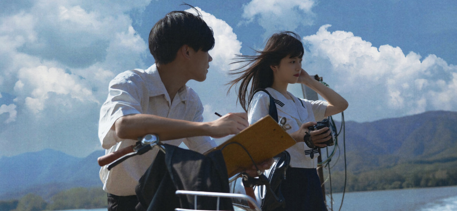 Chụp ảnh đôi bạn thân nam nữ