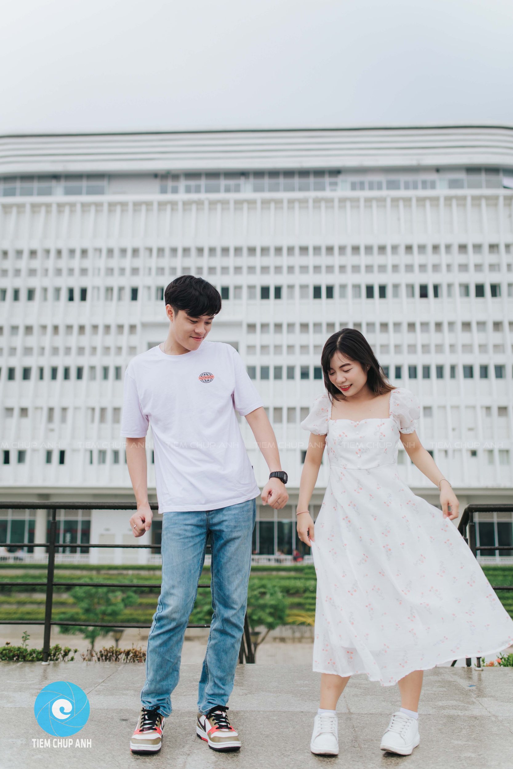 các kiểu tạo dáng chụp hình đôi