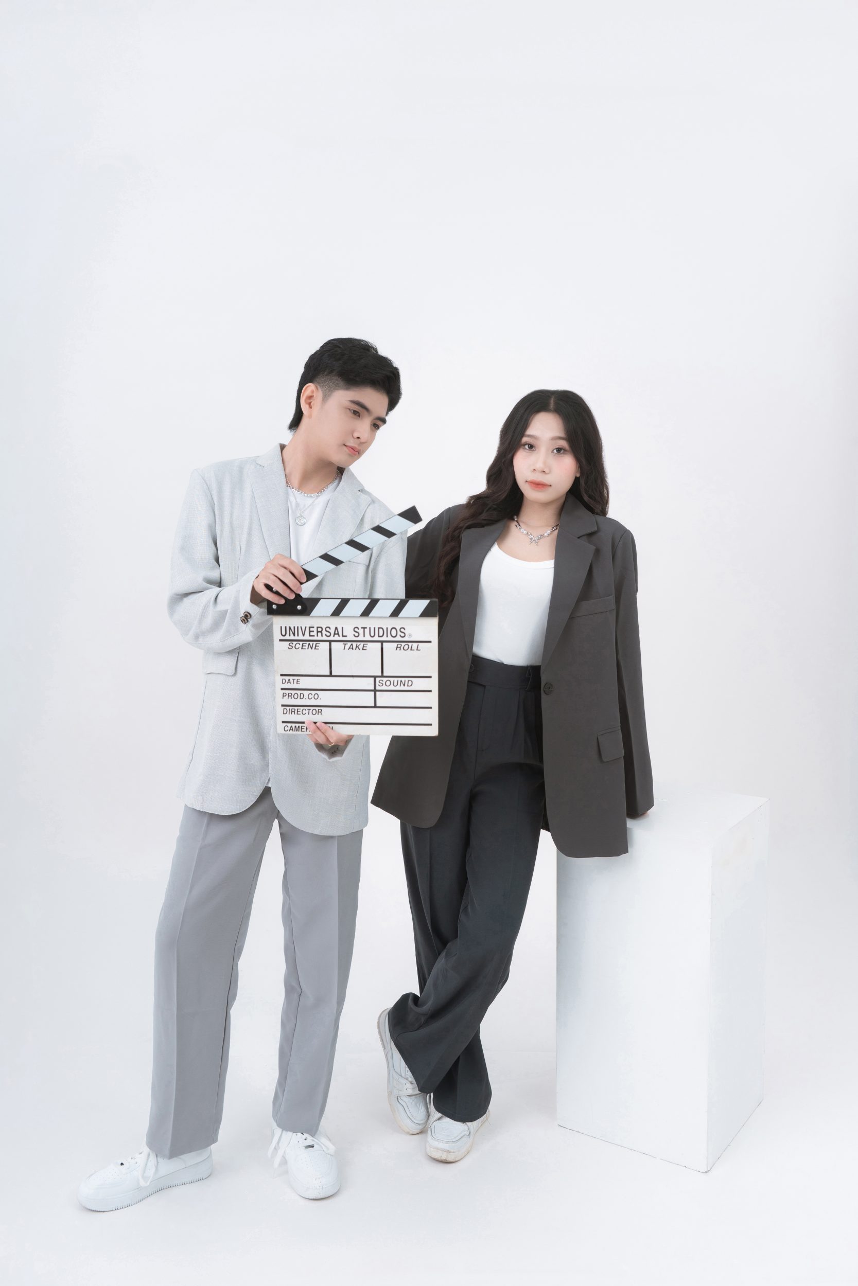 chụp ảnh đôi trong studio