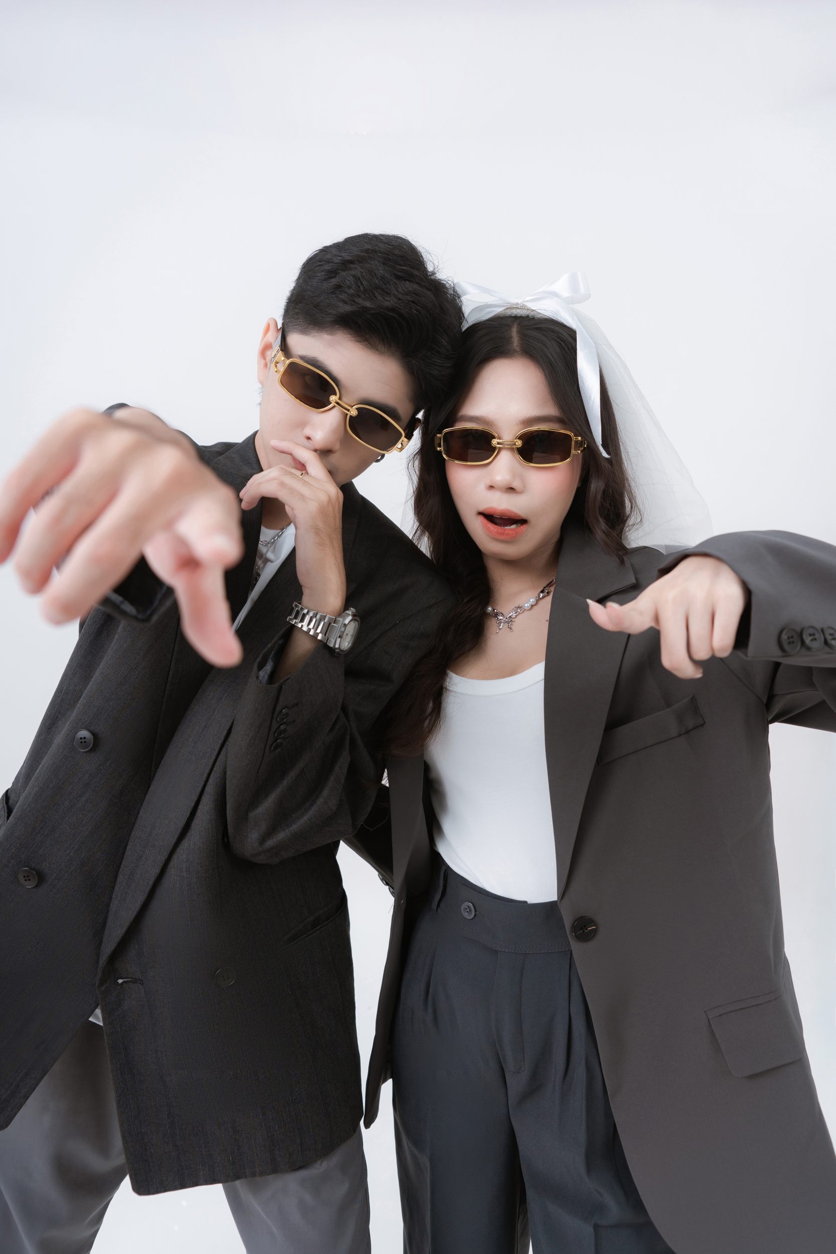 chụp ảnh đôi trong studio