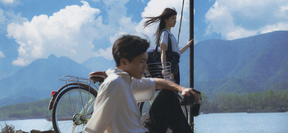 Chụp ảnh đôi bạn thân nam nữ