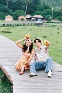 Chụp ảnh với người yêu