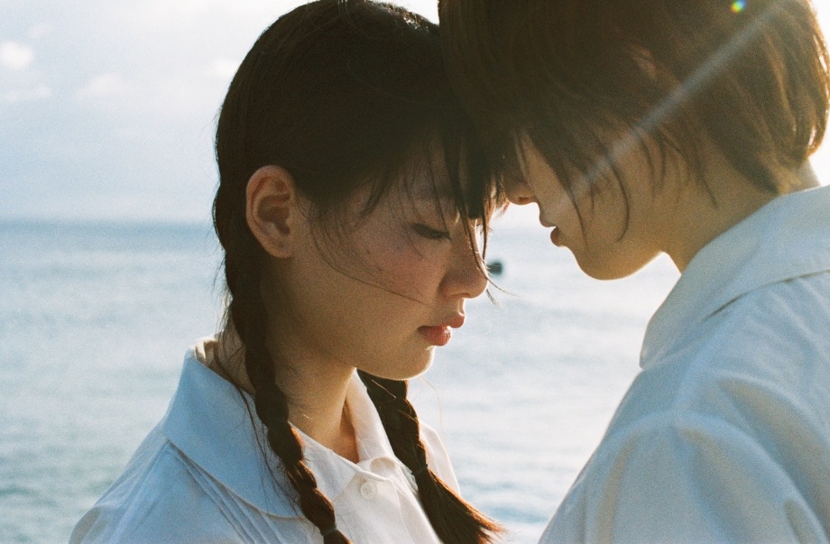 chụp ảnh đôi bạn thân