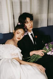 chụp hình với người yêu