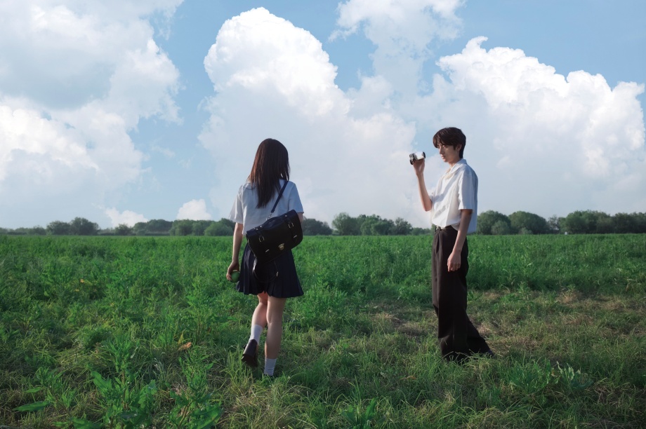 chụp ảnh cặp đôi học sinh