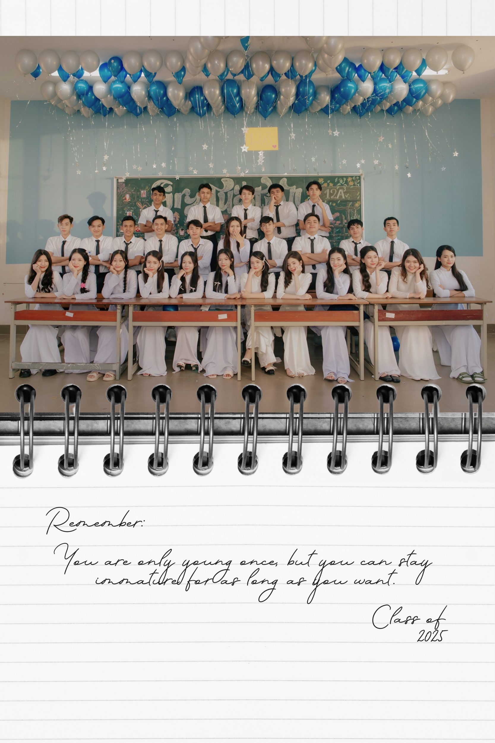 tạo dáng chụp ảnh kỷ yếu với áo dài