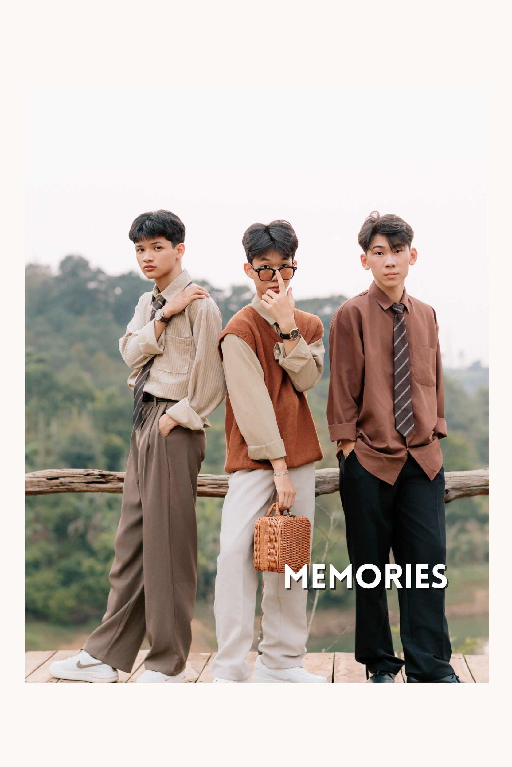 tạo dáng chụp kỷ yếu nhóm