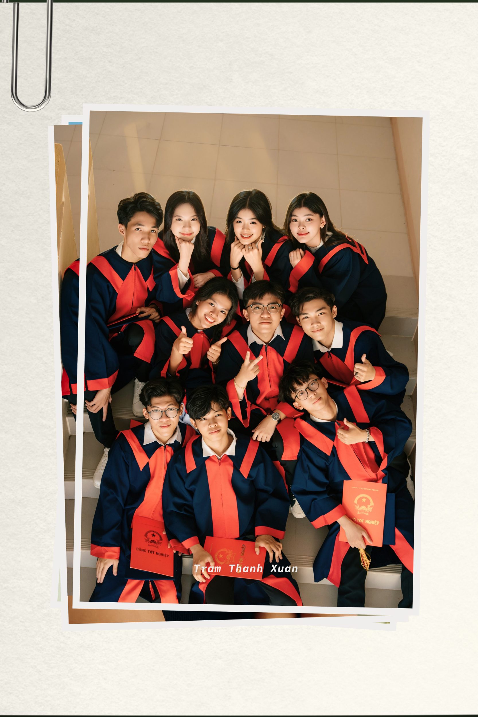 tạo dáng kỷ yếu nhóm