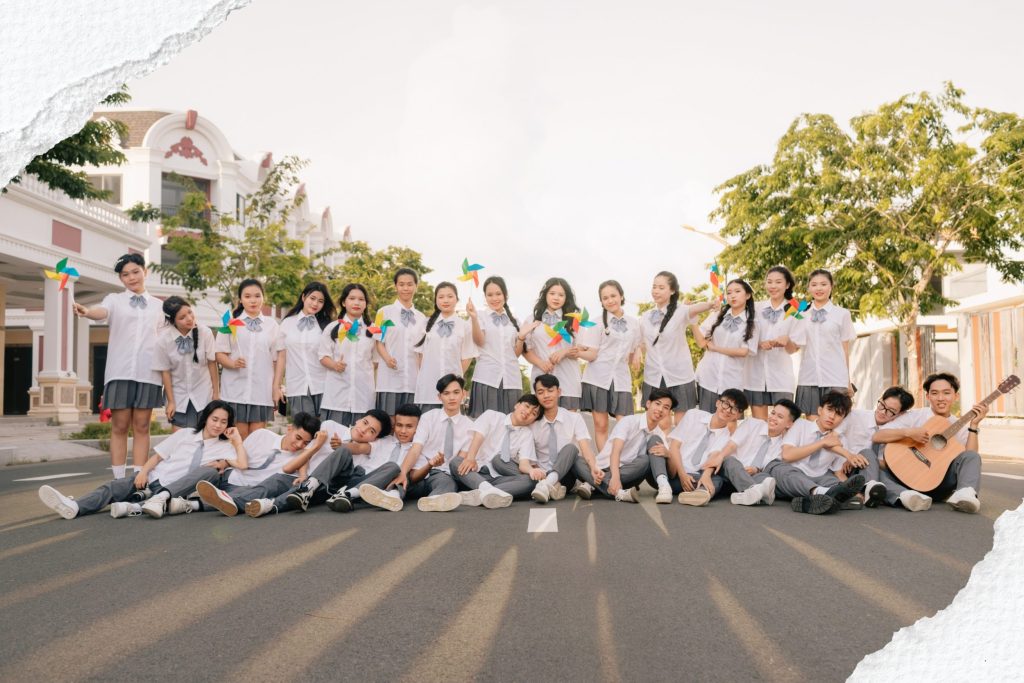 tạo kiểu chụp kỷ yếu