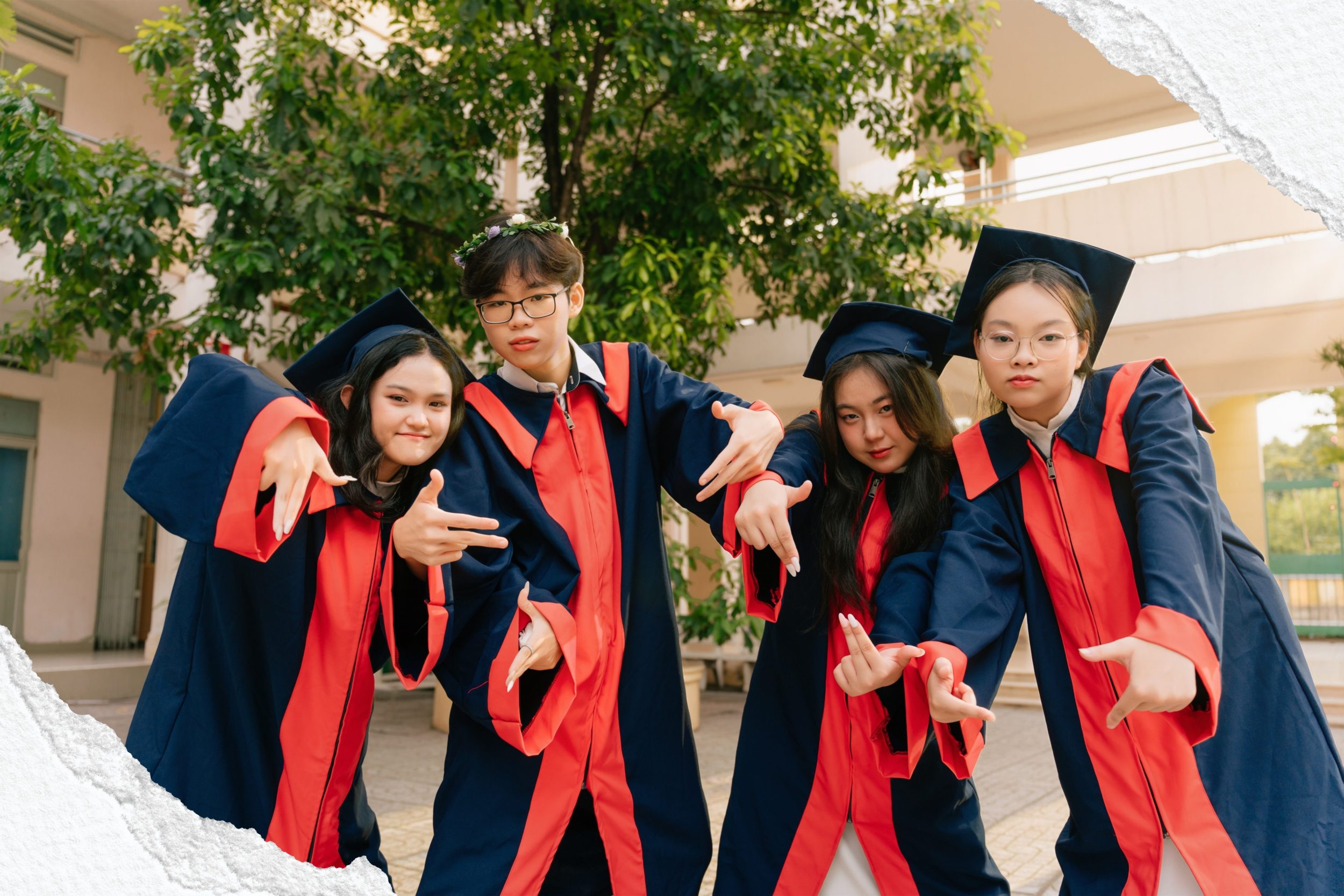 tạo dáng kỷ yếu nhóm