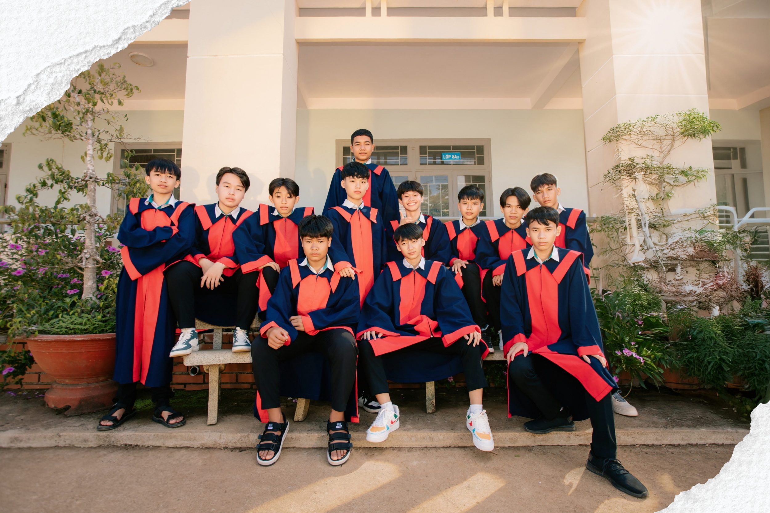 Phối đồ trang phục chụp ảnh kỷ yếu cho nam nữ mặc